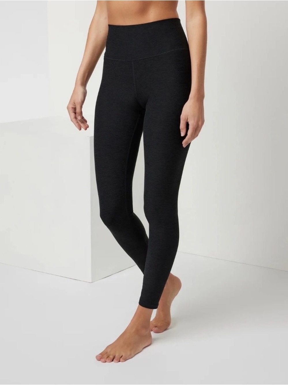 Vuori Women's Clean Elevation Leggings Ultra High Rise Large Black Yoga *Flaw